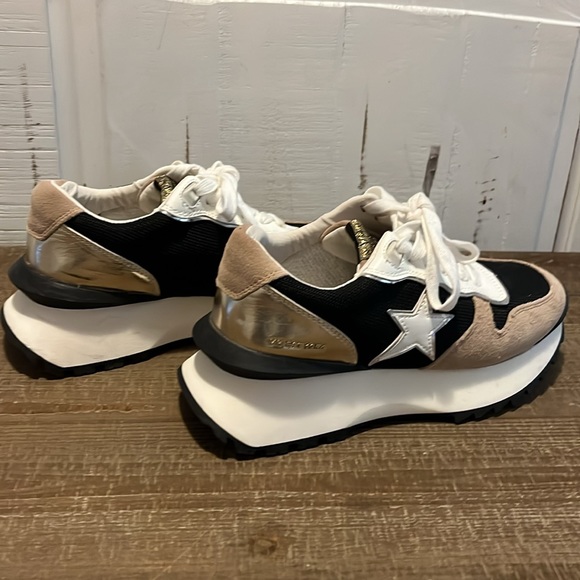 Vintage Havana 8.5 sneakers Original Design EUC - Picture 5 of 9